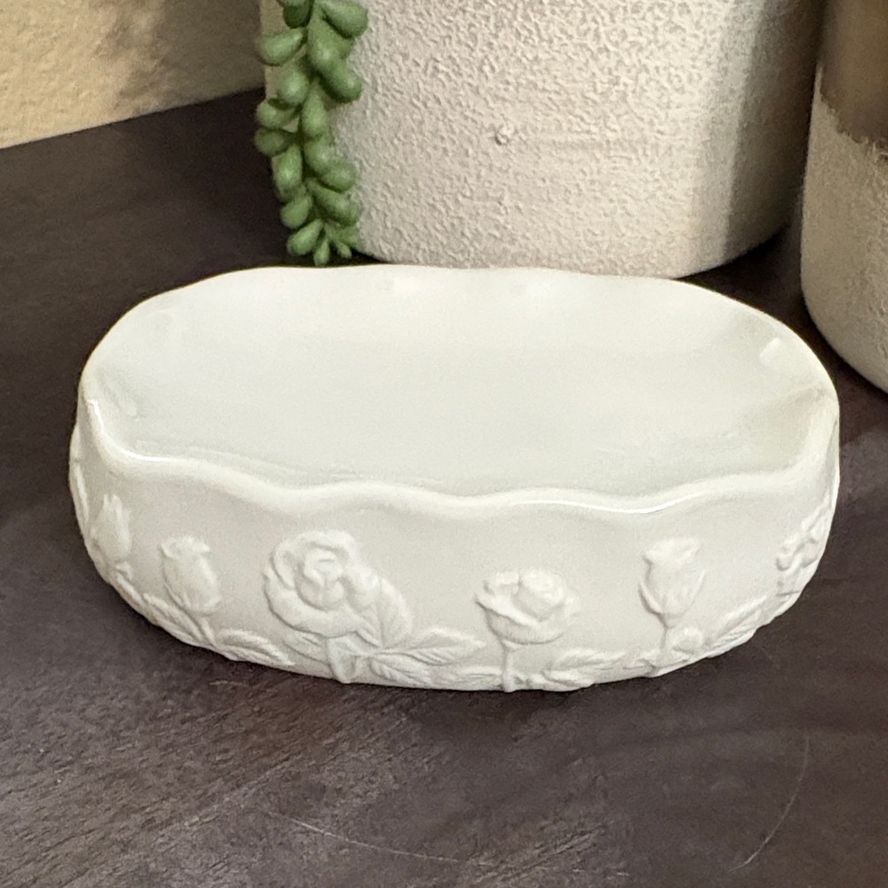 Andre Richard Porcelain Soap Dish